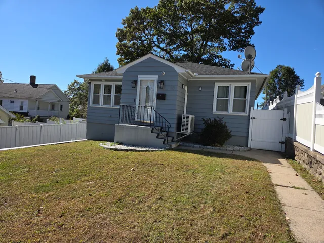 $284,900 | 17 Capitol Avenue, Waterbury, CT 06705