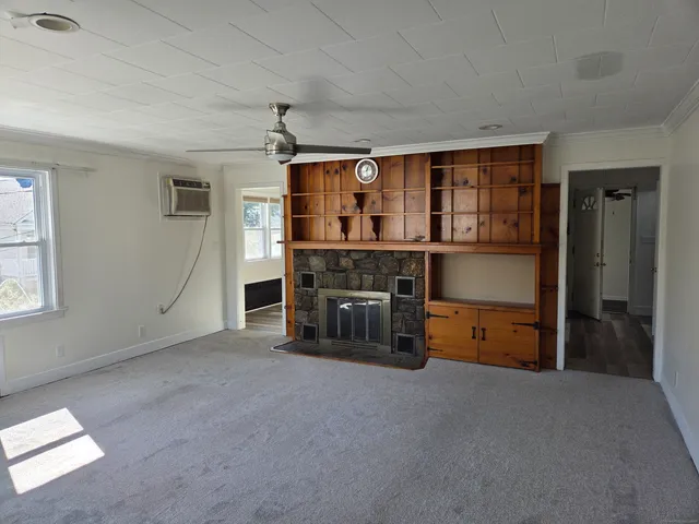 $284,900 | 17 Capitol Avenue, Waterbury, CT 06705