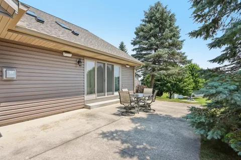 $454,900 | W203N16184 Pin Oak Circle, Jackson, WI 53037