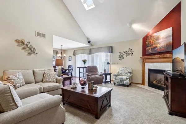 $454,900 | W203N16184 Pin Oak Circle, Jackson, WI 53037