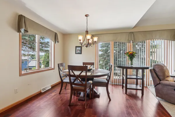 $454,900 | W203N16184 Pin Oak Circle, Jackson, WI 53037