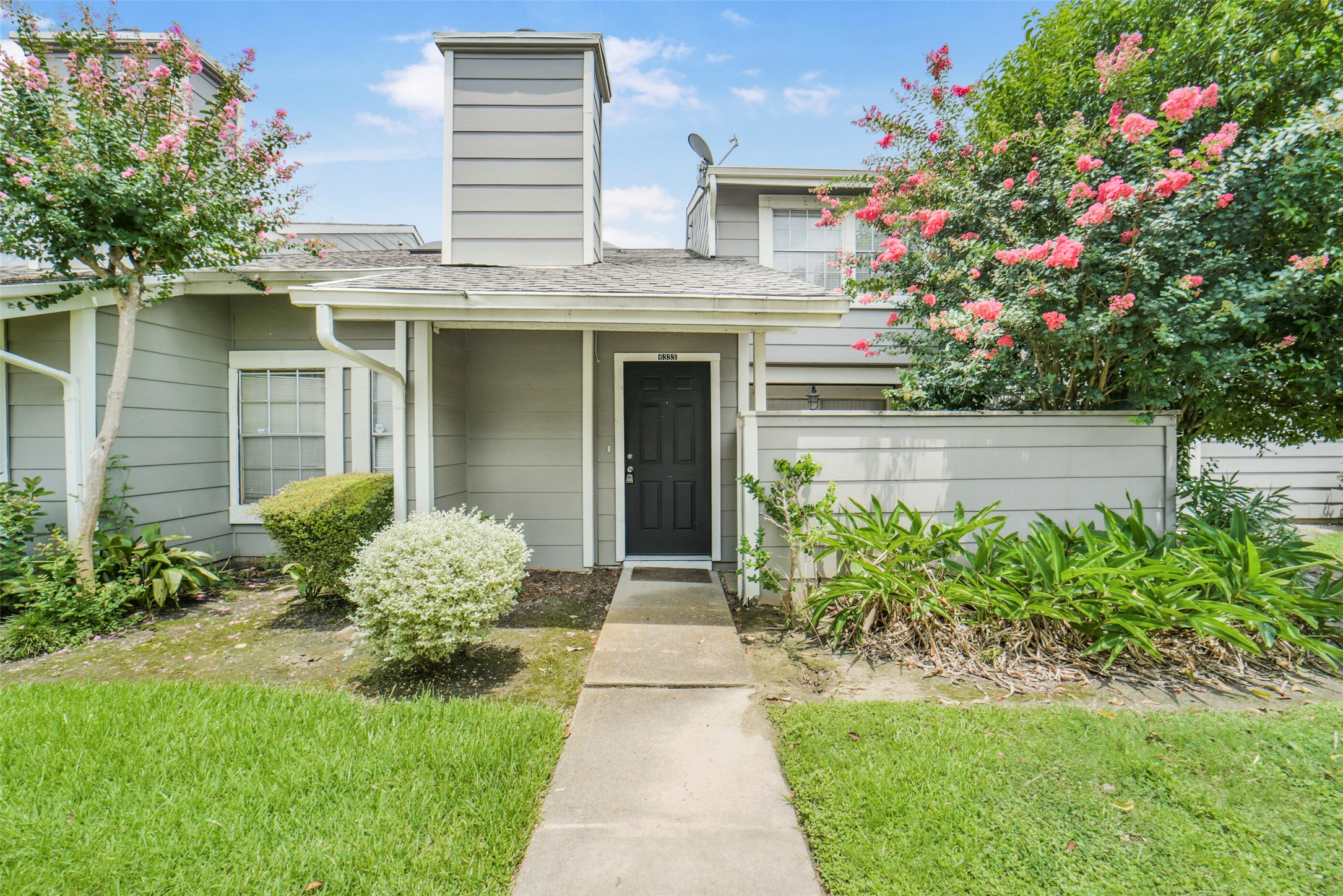 6333 Shadow Tree Drive Houston, TX 77035 - Photo 2 of 36