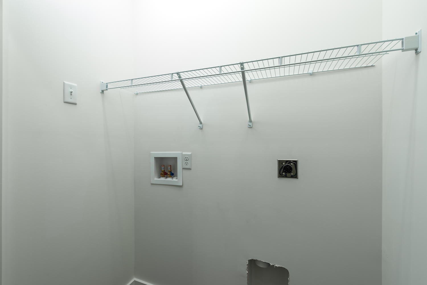 905 Ralph Nesbit Road Awendaw, SC 29429 - Photo 19 of 24 Laundry