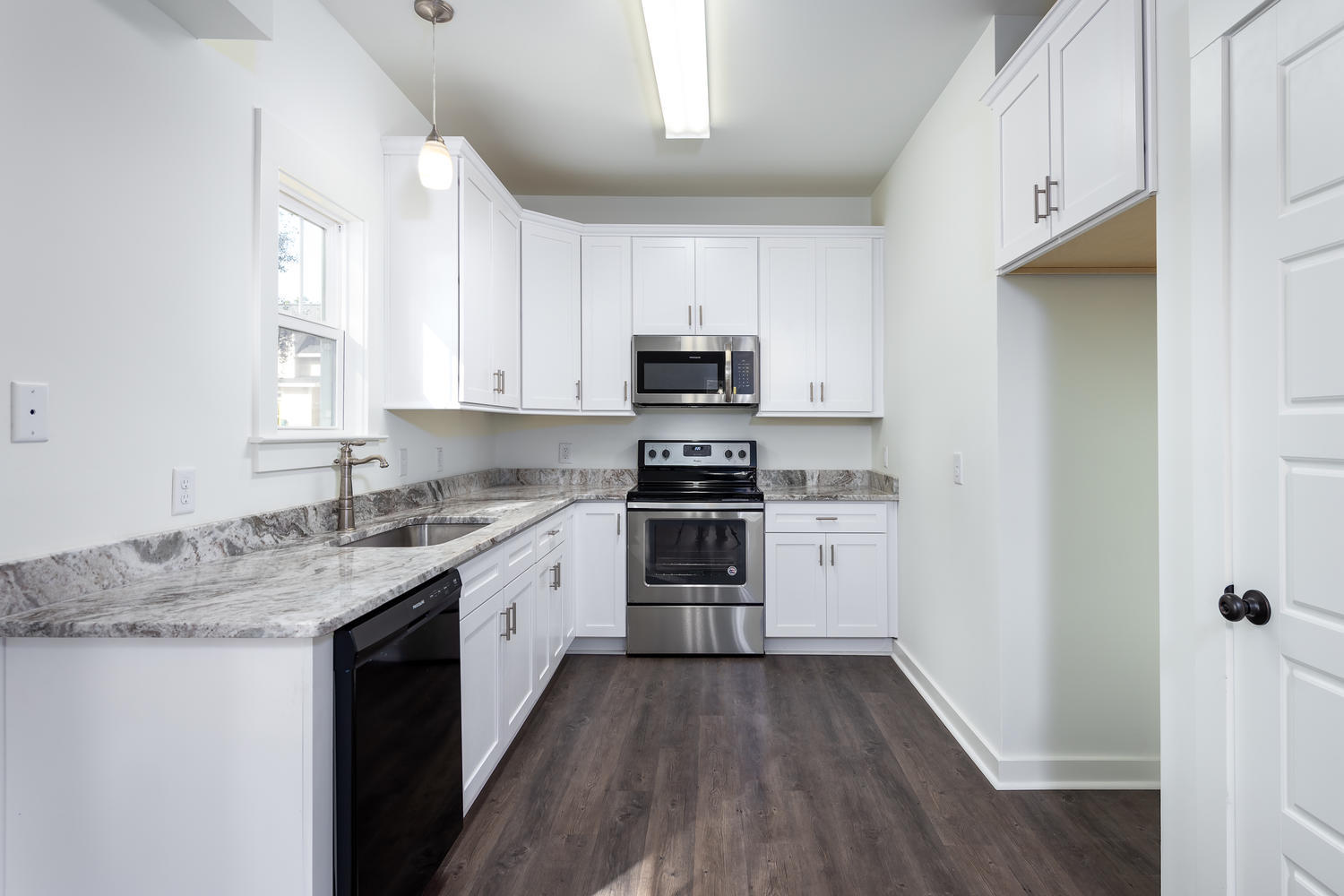 905 Ralph Nesbit Road Awendaw, SC 29429 - Photo 8 of 24 Kitchen