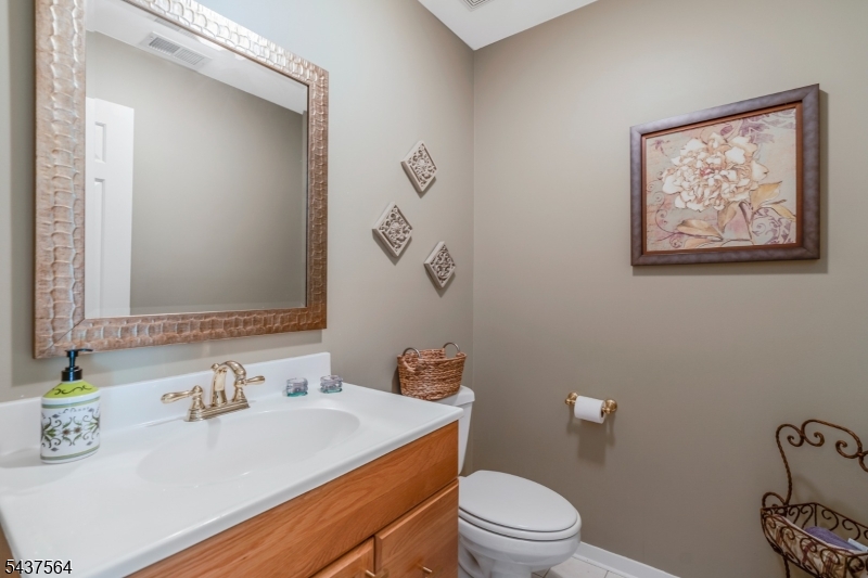 198 Crestview Road Bridgewater, NJ 08807 - Photo 8 of 28