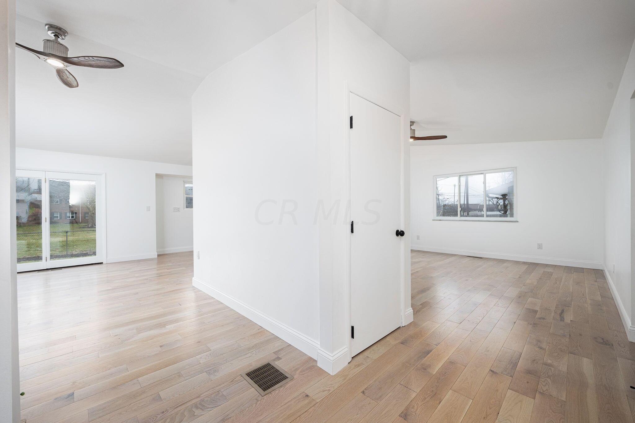 5481 Blue Ash Road Columbus, OH 43229 - Photo 21 of 61 19-web-or-mls-5481 Blue Ash Road 018