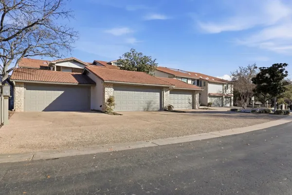 $4,300 | 403 Island Drive, Horseshoe Bay, TX 78657