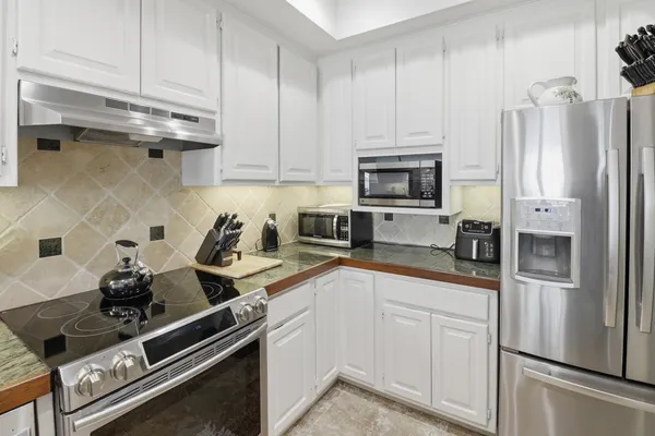 $4,300 | 403 Island Drive, Horseshoe Bay, TX 78657