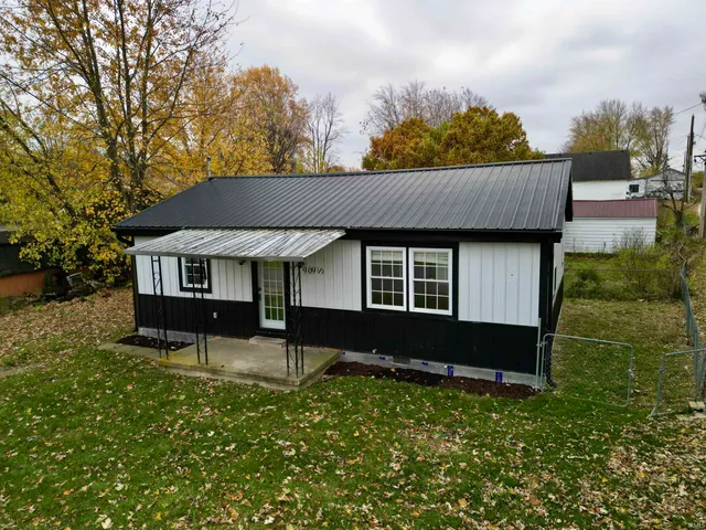$90,000 | 909 1/2 East Lake Street, Summitville, IN 46070