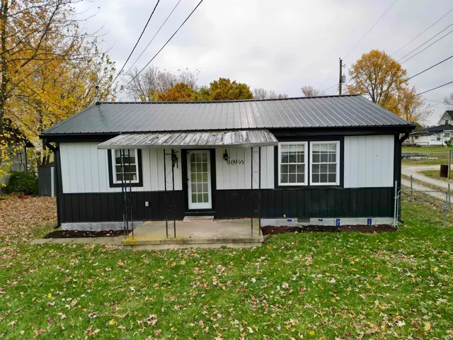 $90,000 | 909 1/2 East Lake Street, Summitville, IN 46070