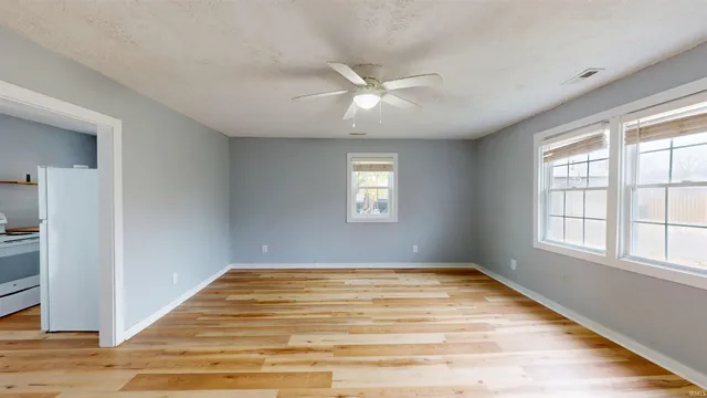 $90,000 | 909 1/2 East Lake Street, Summitville, IN 46070