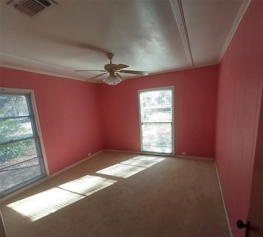 2131 Hubbard Street Paris, TX 75460 - Photo 8 of 14 a view of a livingroom with a window