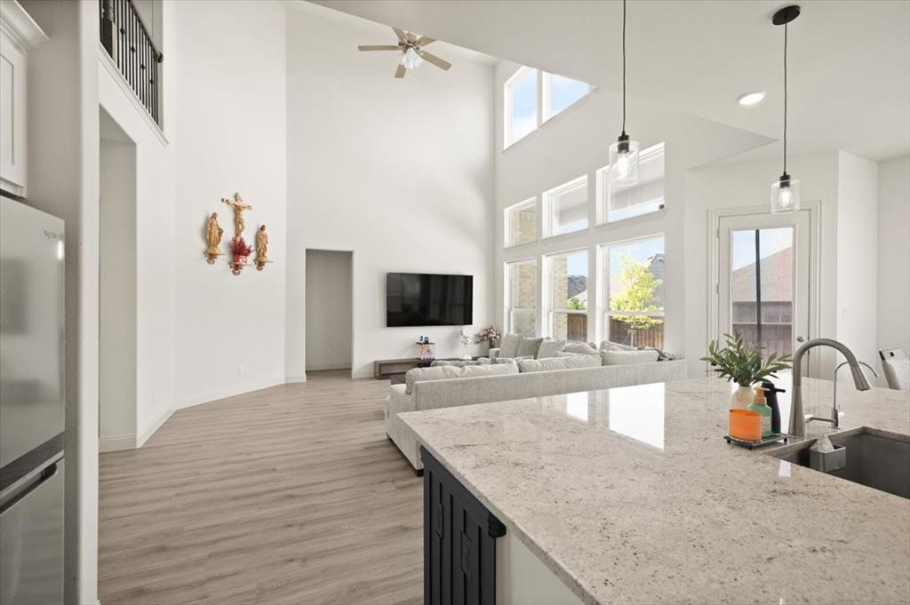 3905 Timberview Street Midlothian, TX 76065 - Photo 8 of 40