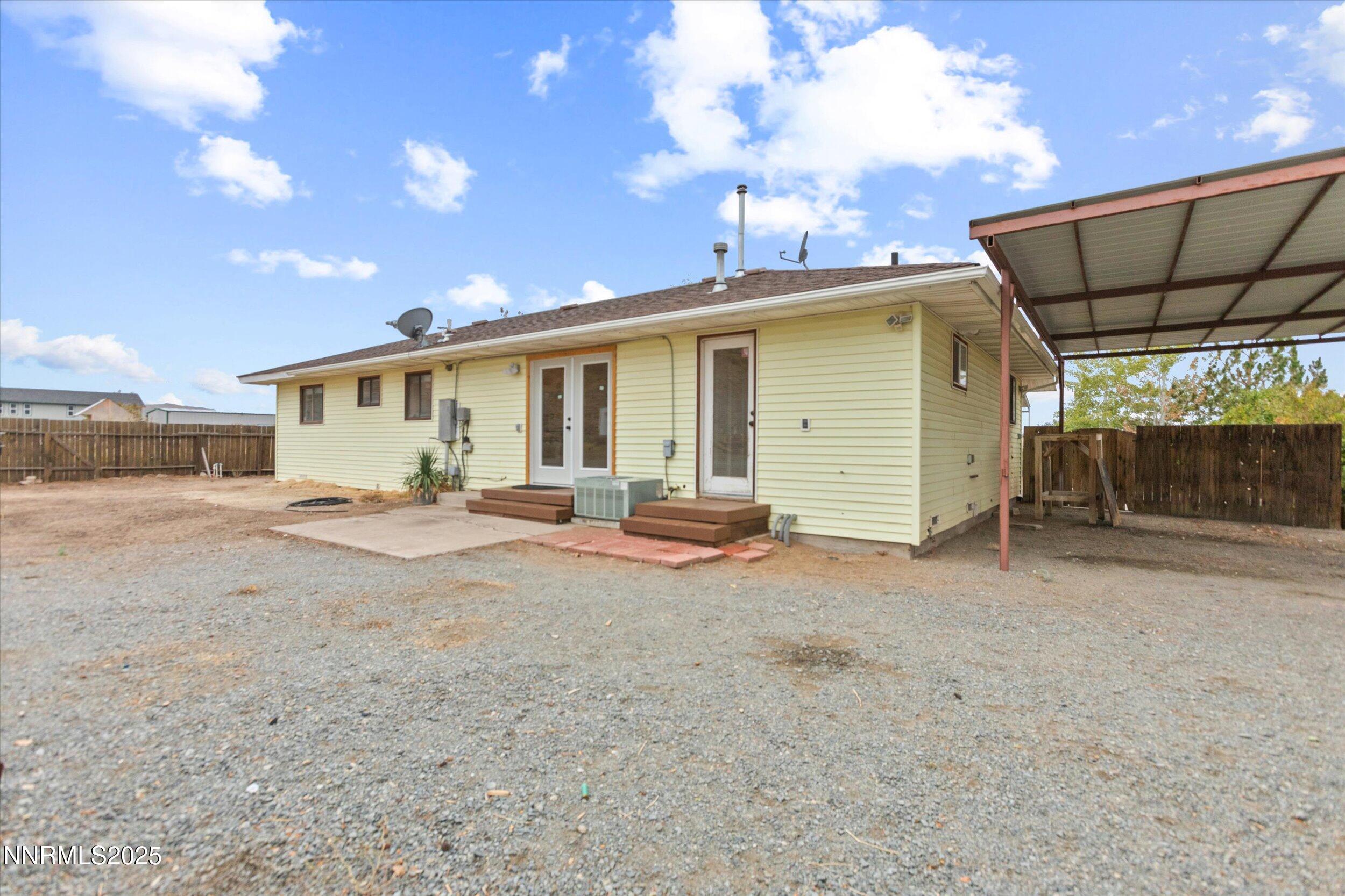 11360 Fir Drive Reno, NV 89506 - Photo 21 of 33 Exterior Back