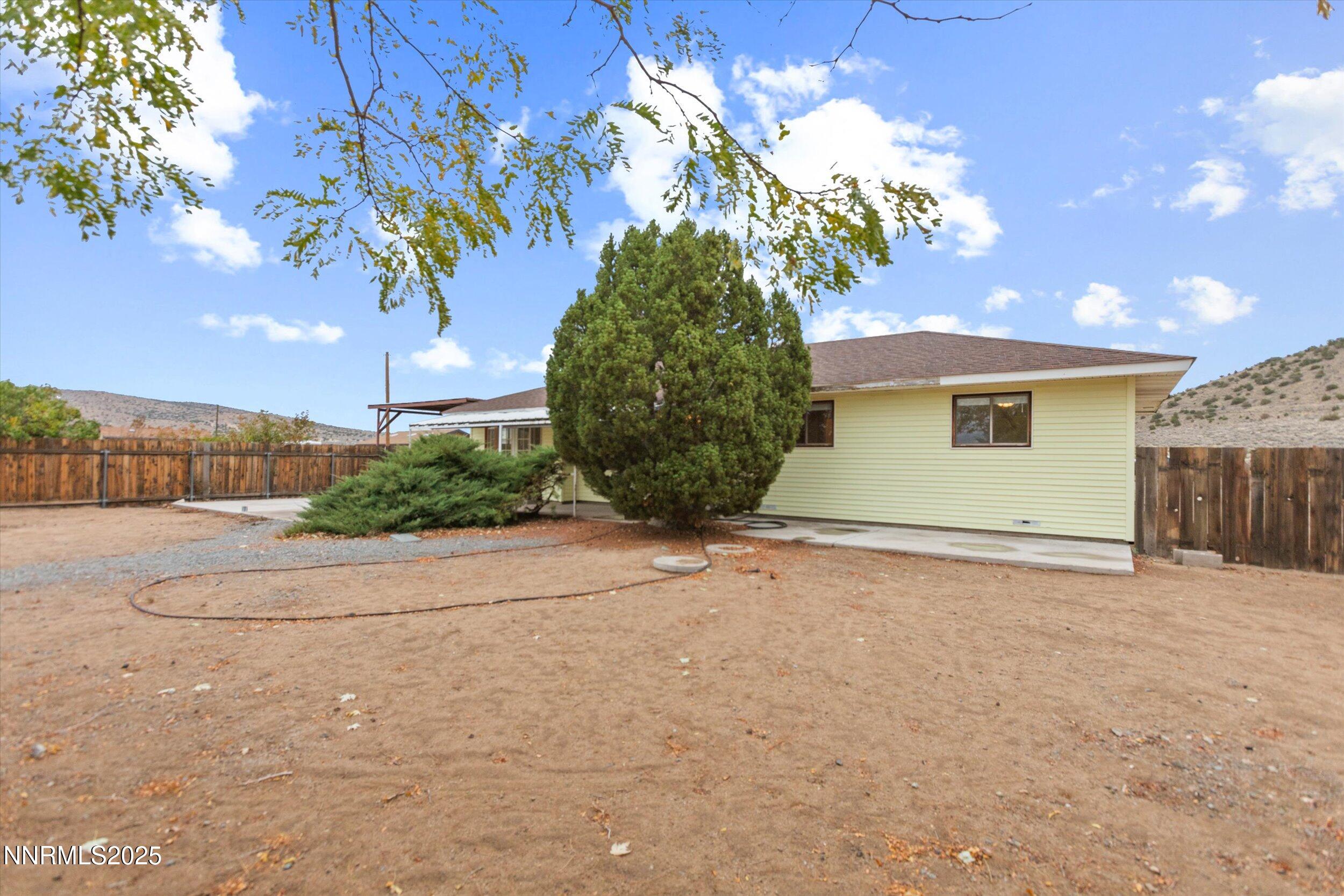 11360 Fir Drive Reno, NV 89506 - Photo 25 of 33 Sideyard