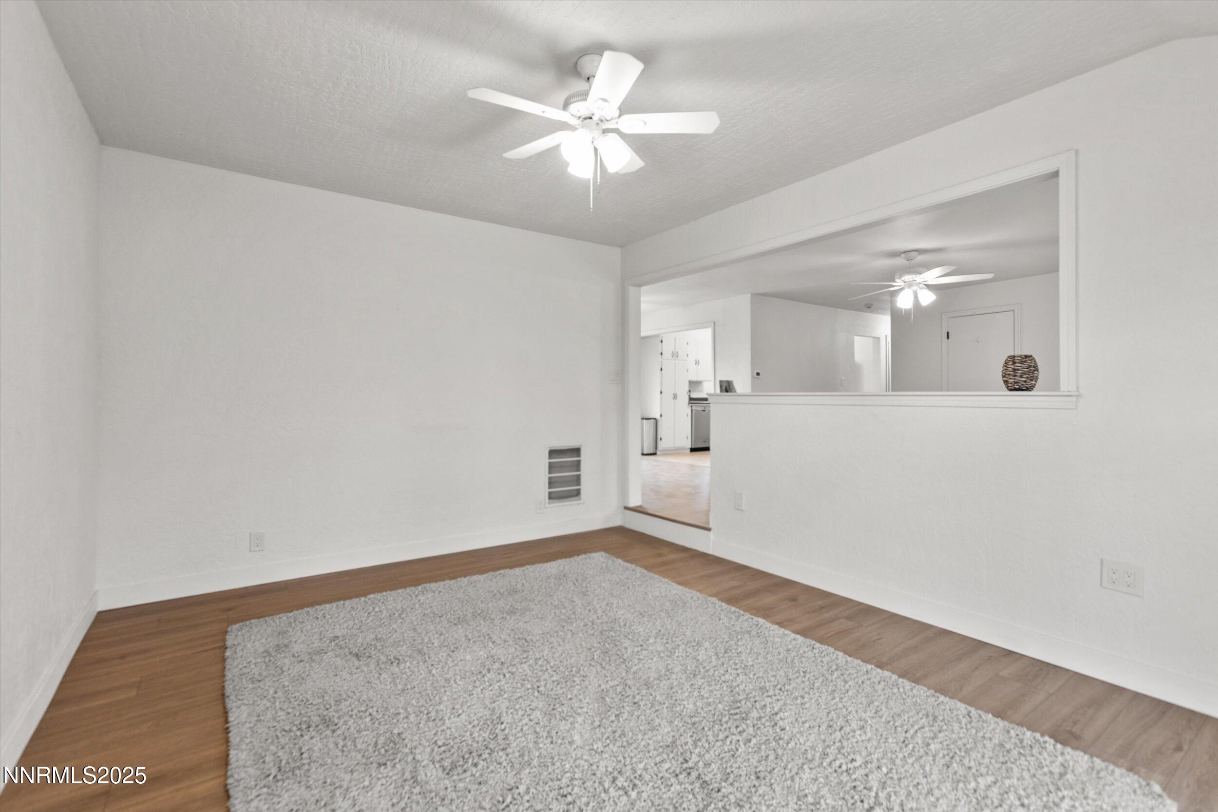 11360 Fir Drive Reno, NV 89506 - Photo 5 of 33 Living