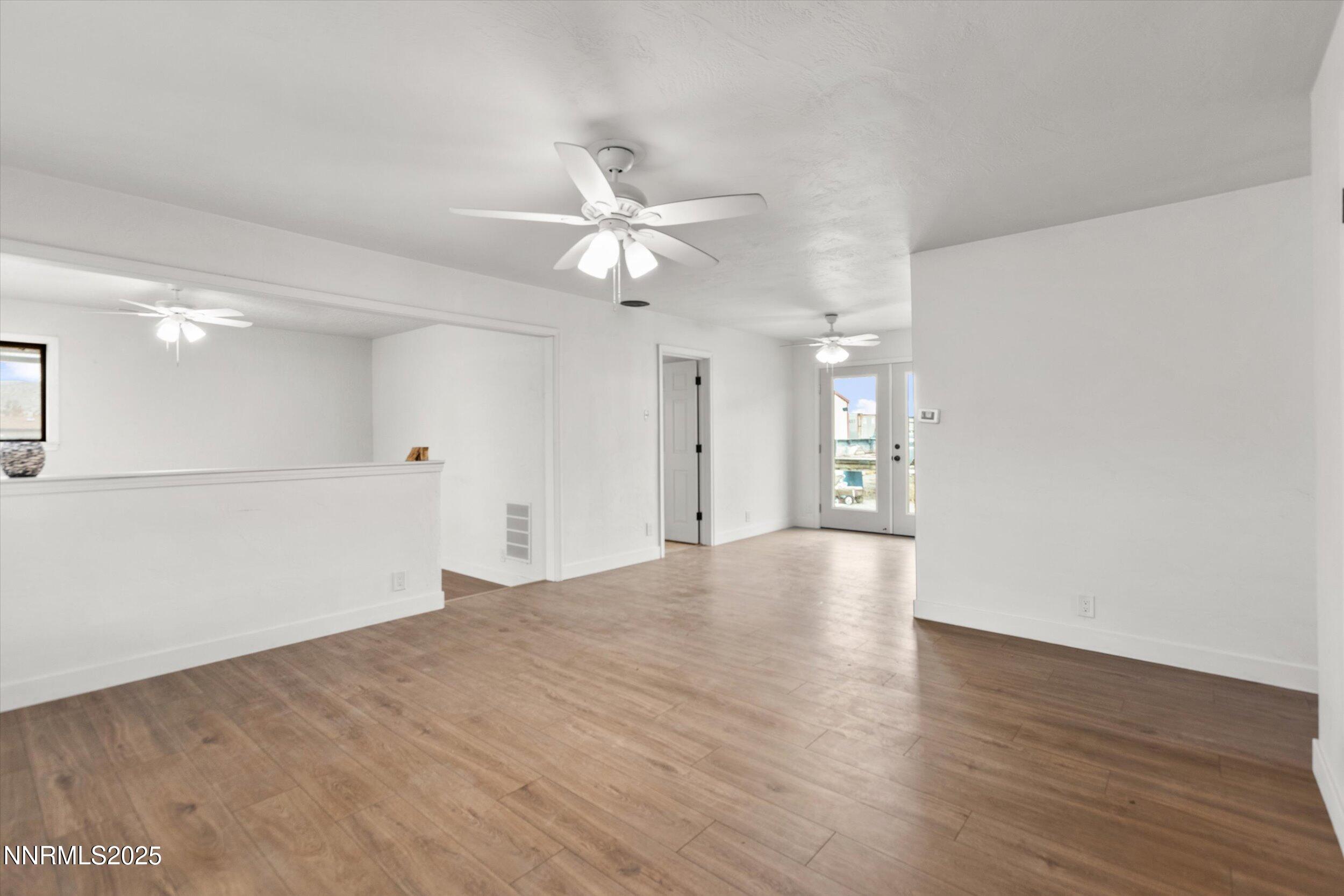 11360 Fir Drive Reno, NV 89506 - Photo 6 of 33 Living