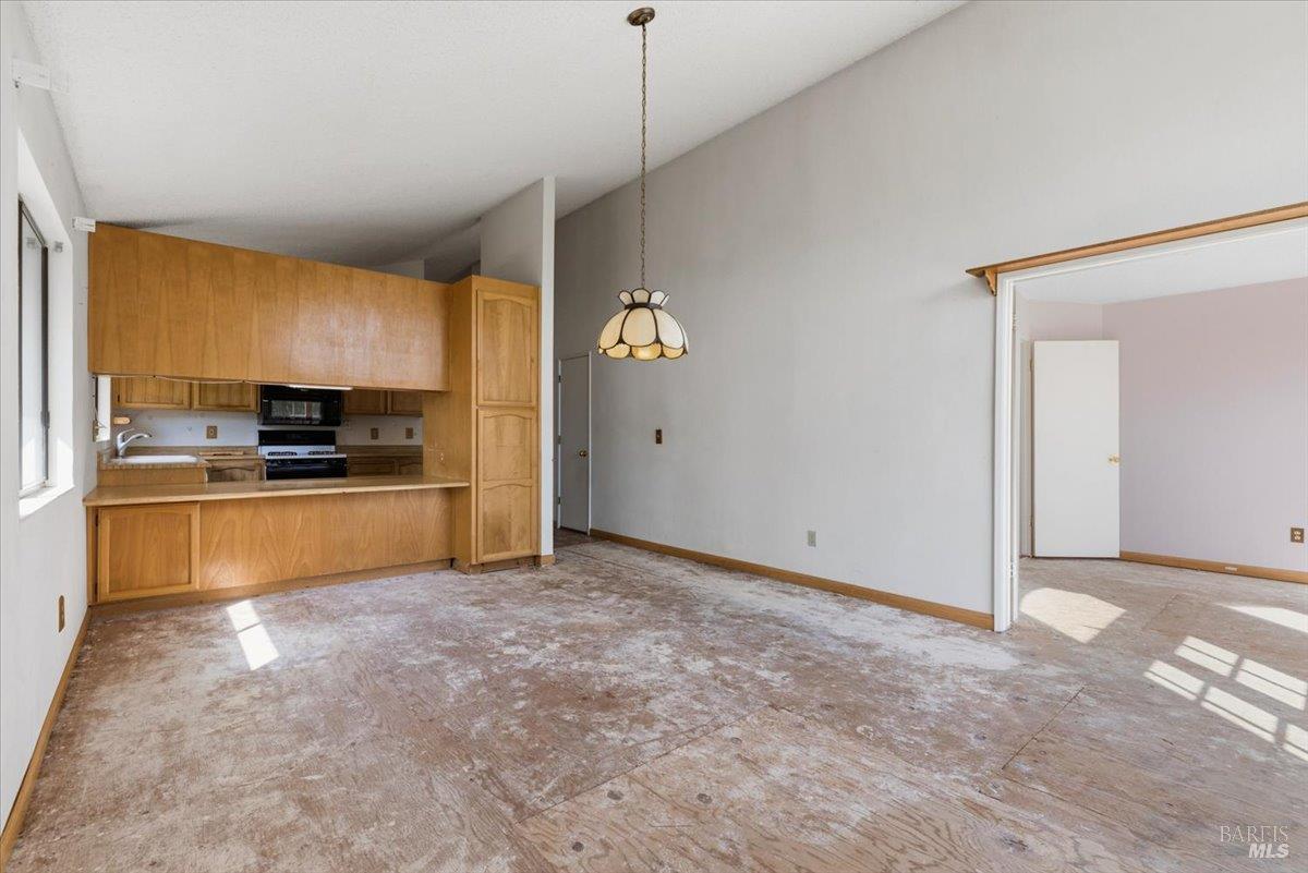 1698 Randon Way Santa Rosa, CA 95403 - Photo 17 of 68 Gallery Image 17