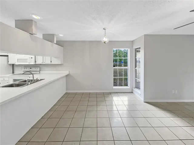 $188,000 | 6902 Lakeview Court, Tampa, FL 33634