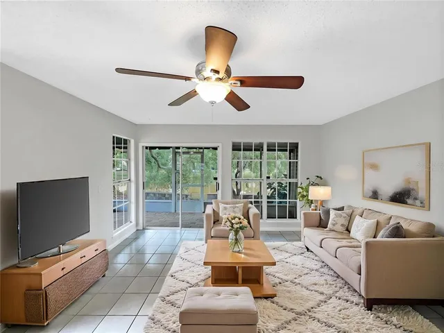 $188,000 | 6902 Lakeview Court, Tampa, FL 33634