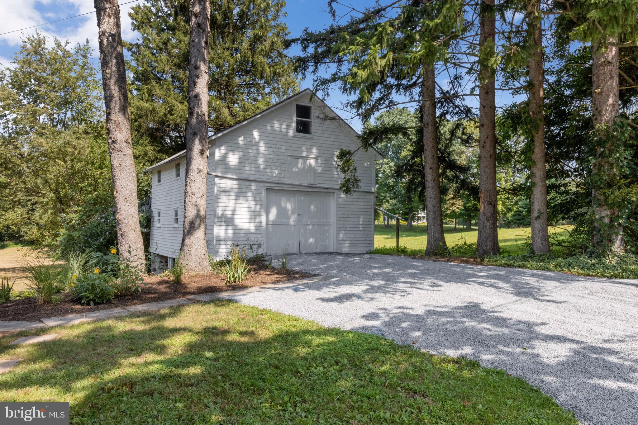 77 Hope Crossing Road Belvidere, NJ 07823 - Photo 2 of 44 Gallery Image 2