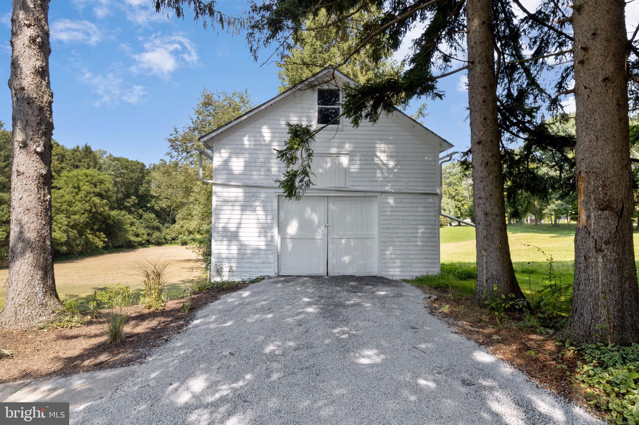 77 Hope Crossing Road Belvidere, NJ 07823 - Photo 3 of 44 Gallery Image 3