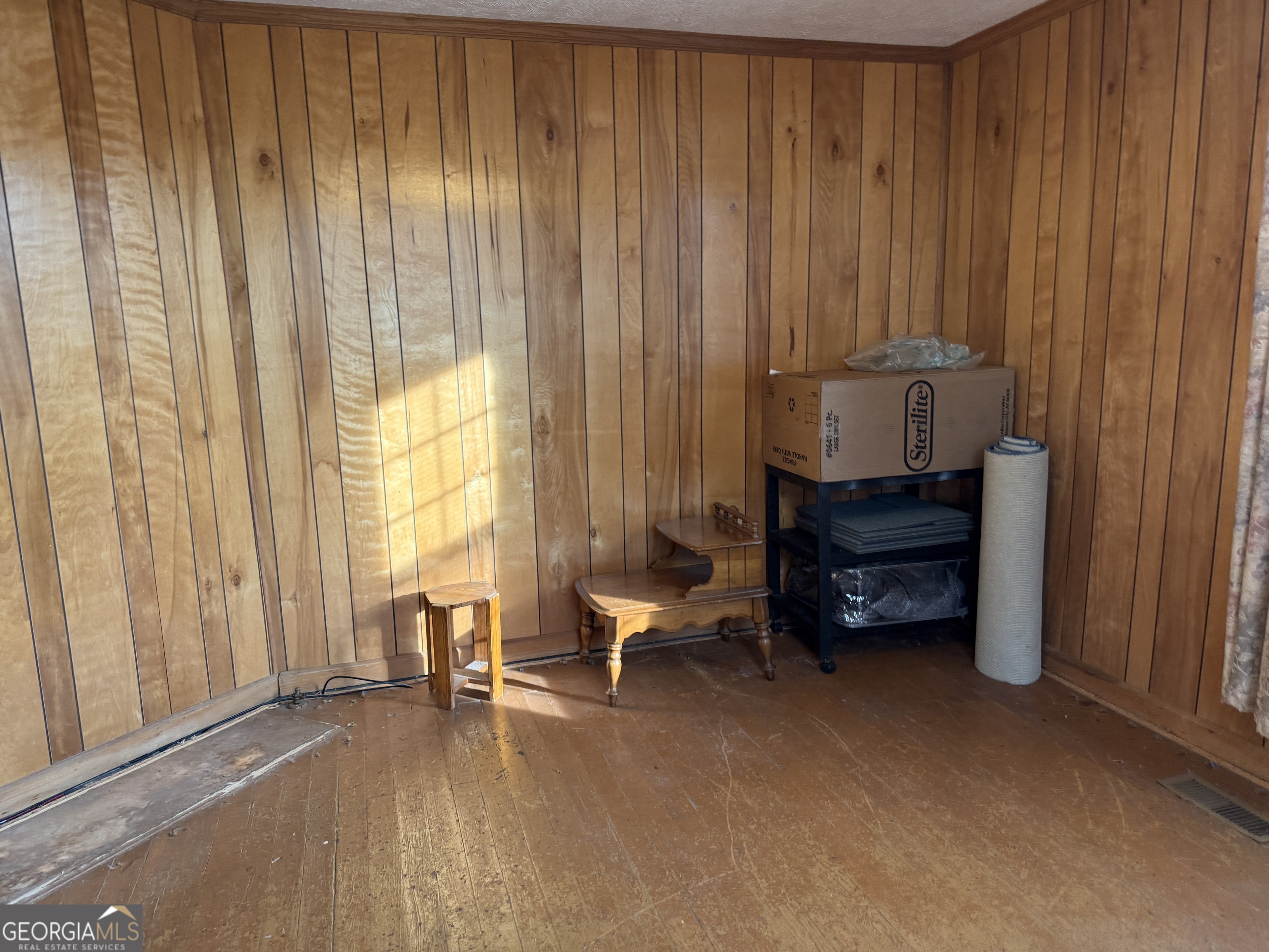 19 Truitt Street Manchester, GA 31816 - Photo 16 of 31 a living room with furniture and a window