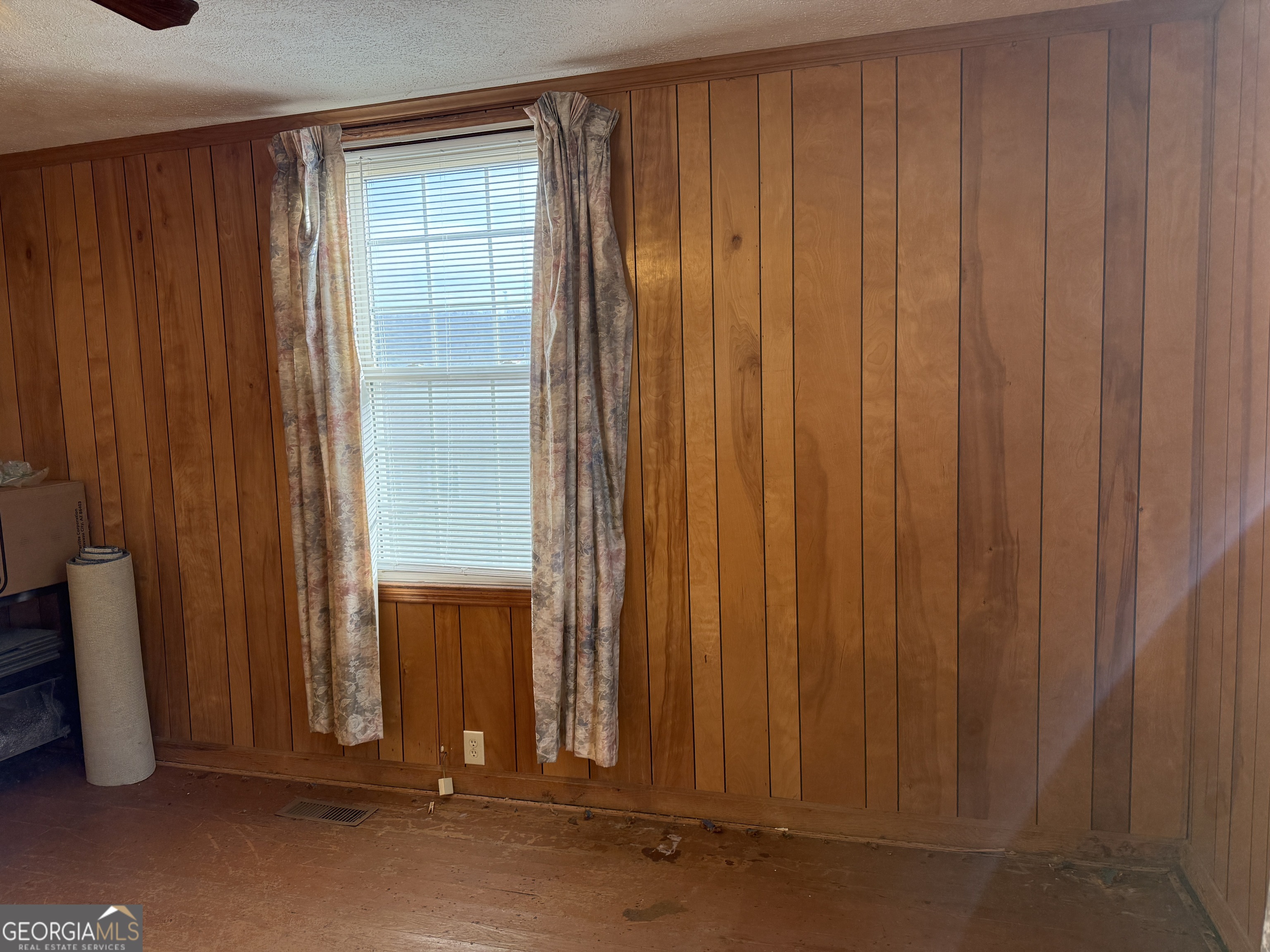 19 Truitt Street Manchester, GA 31816 - Photo 17 of 31 a view of a door