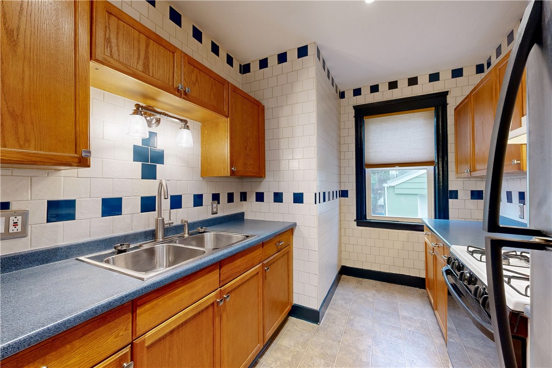 88 Nelson Street Providence, RI 02908 - Photo 12 of 47