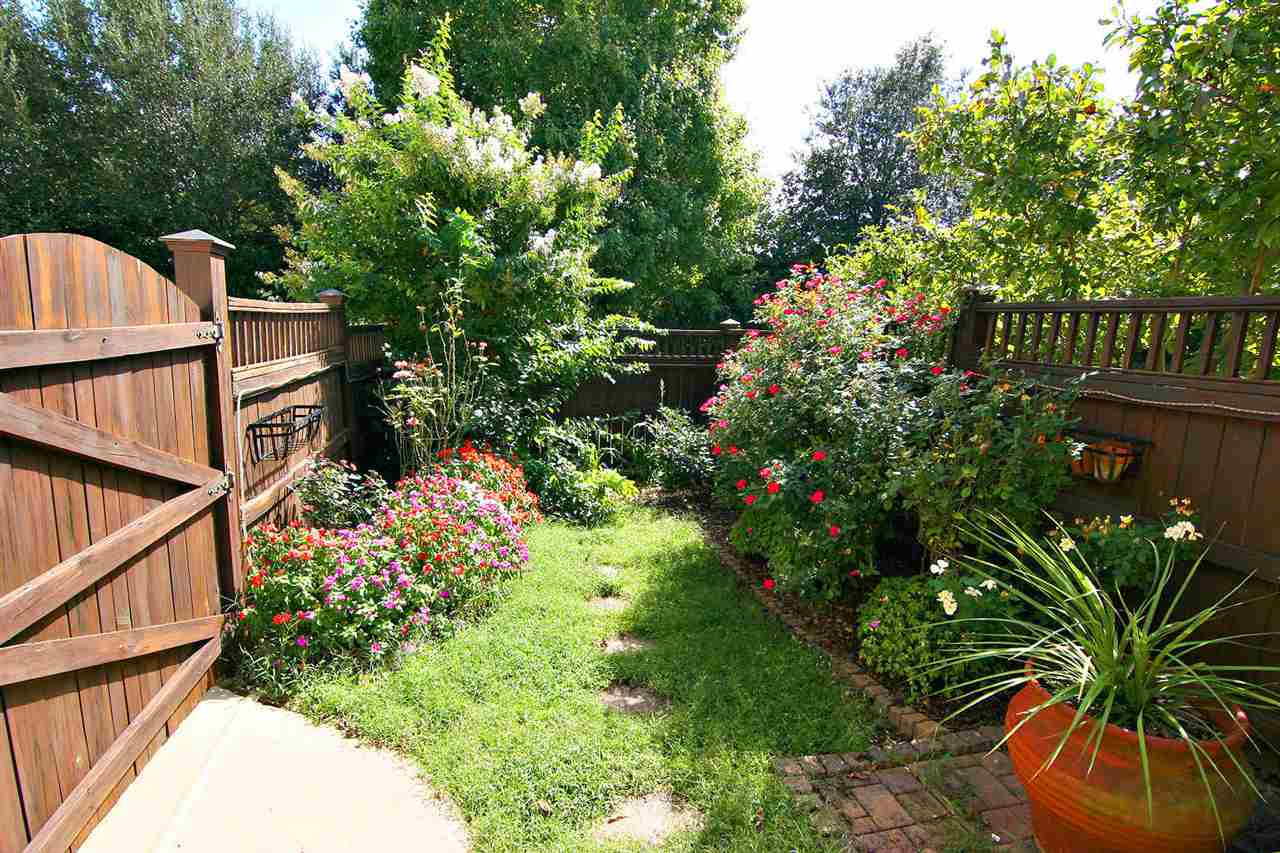 10574 Evergreen Spring Place Raleigh, NC 27614 - Photo 21 of 25 Yard/Garden