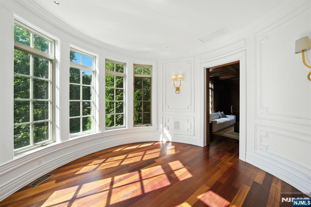 121 Churchill Road Tenafly, NJ 07670 - Photo 19 of 49