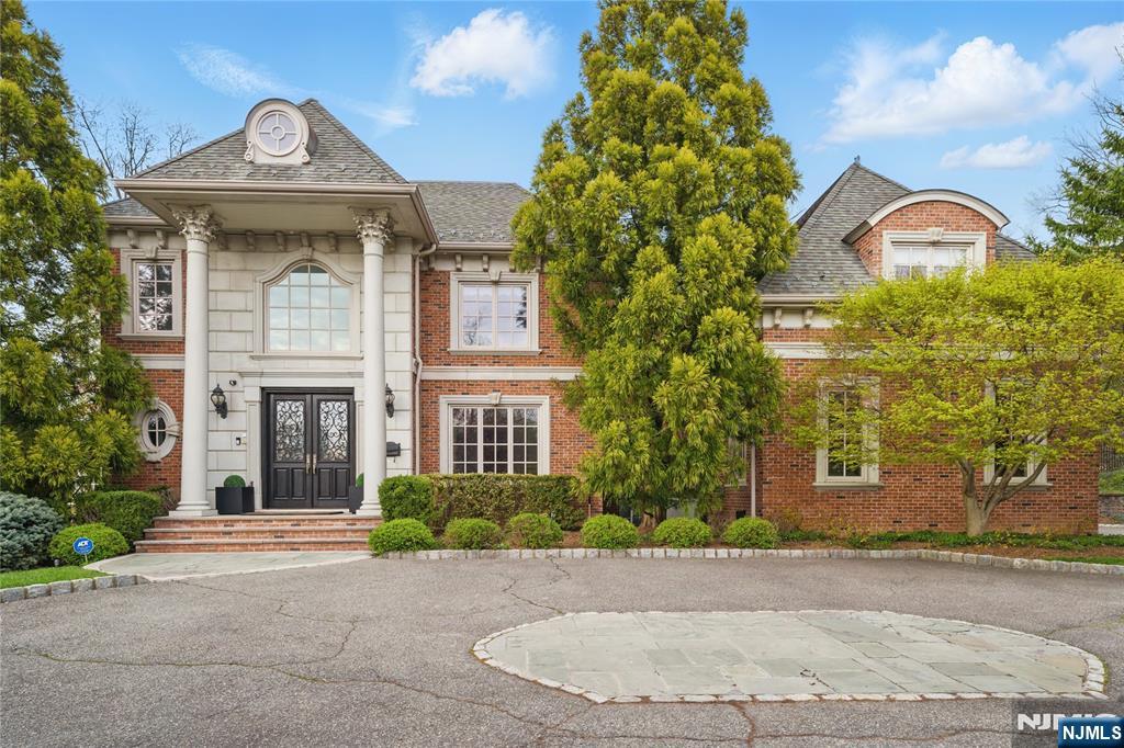 121 Churchill Road Tenafly, NJ 07670 - Photo 2 of 49