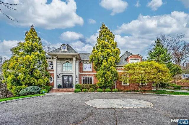 $4,490,000 | 121 Churchill Road, Tenafly, NJ 07670