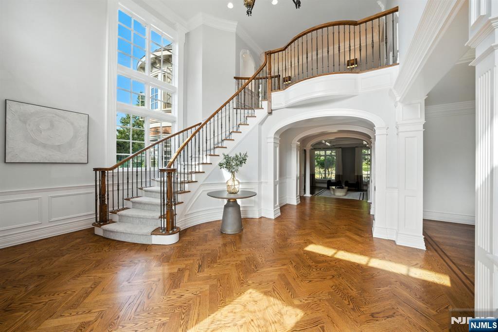 121 Churchill Road Tenafly, NJ 07670 - Photo 4 of 49