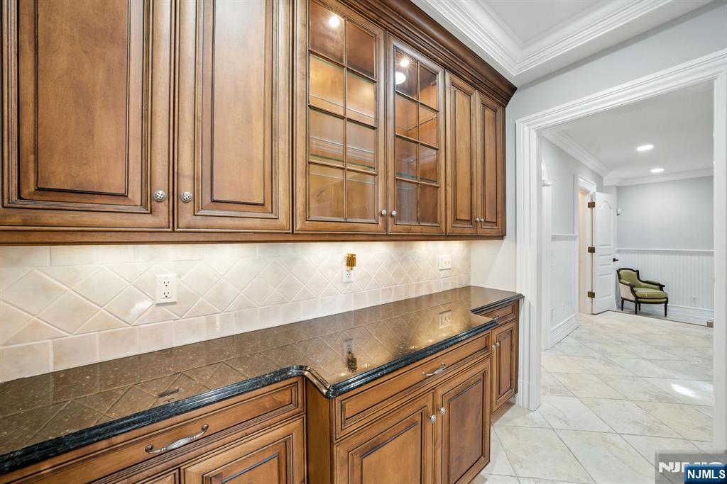 121 Churchill Road Tenafly, NJ 07670 - Photo 9 of 49