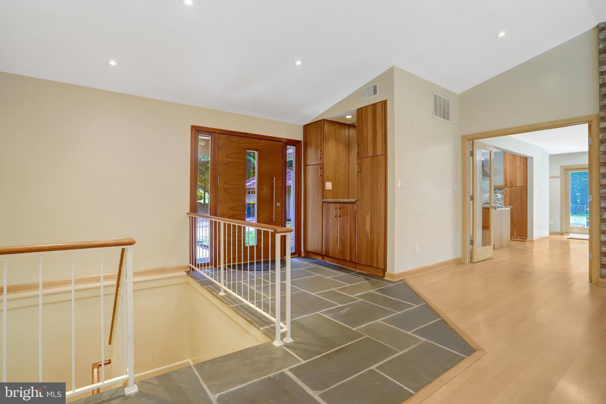 6030 Berwynd Road Fairfax, VA 22030 - Photo 5 of 91 Gallery Image 5