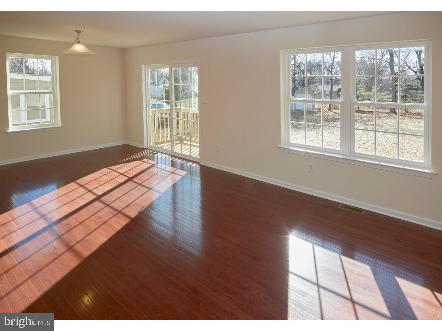 566 Sunset Avenue Maple Shade, NJ 08052 - Photo 6 of 25 Gallery Image 6