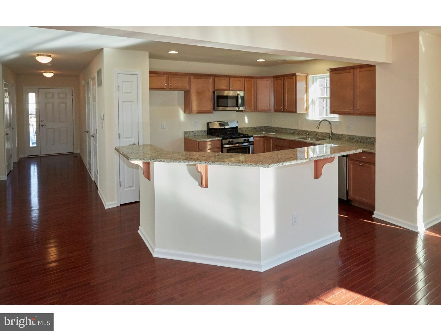 566 Sunset Avenue Maple Shade, NJ 08052 - Photo 8 of 25 Gallery Image 8