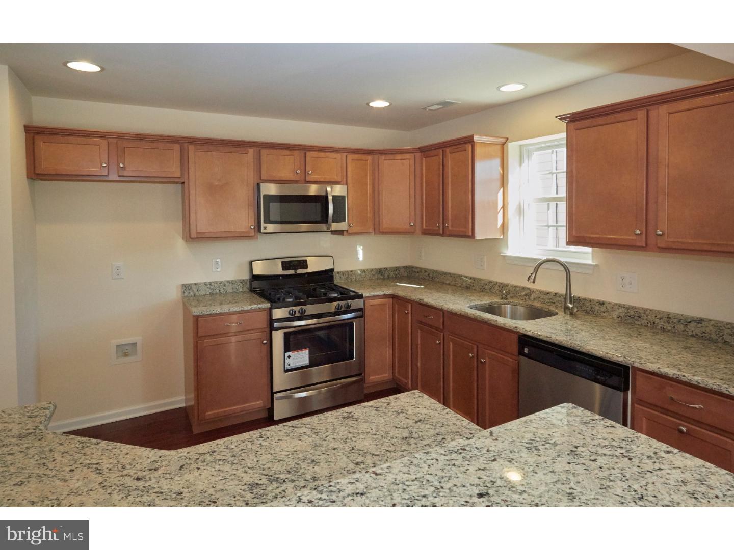 566 Sunset Avenue Maple Shade, NJ 08052 - Photo 9 of 25 Gallery Image 9