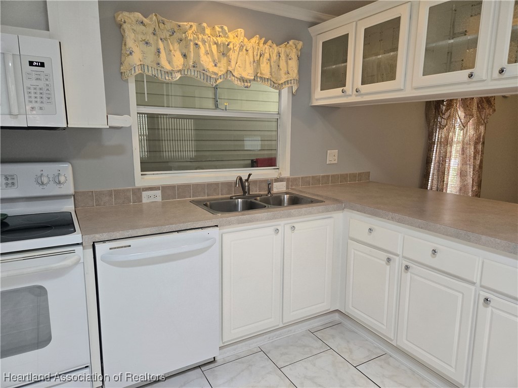 429 Sunbird Square Sebring, FL 33872 - Photo 5 of 32