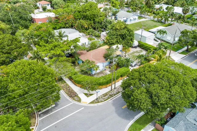 a view of a lot of trees and houses