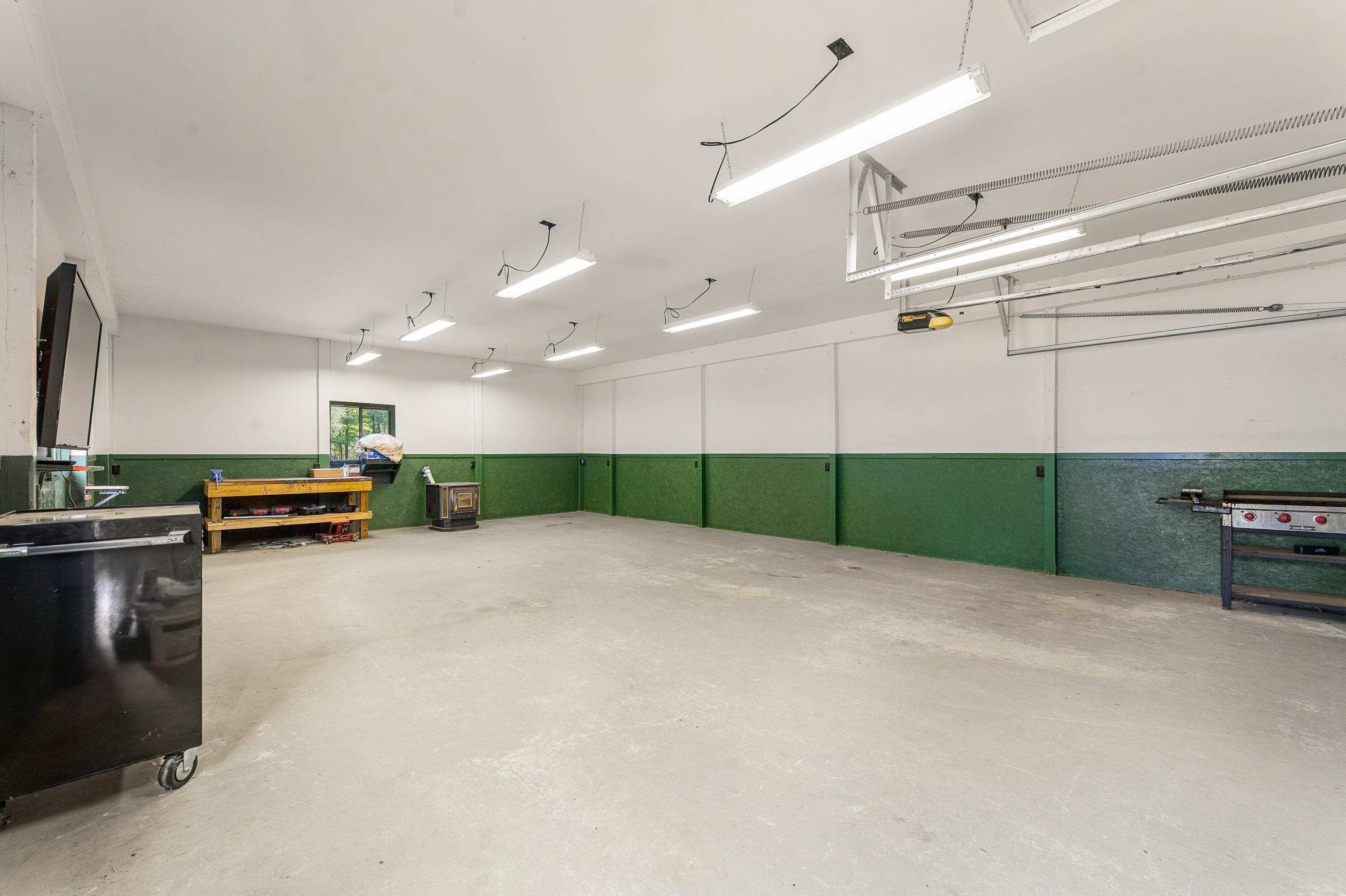 20290-11MileRd-LeRoy-27