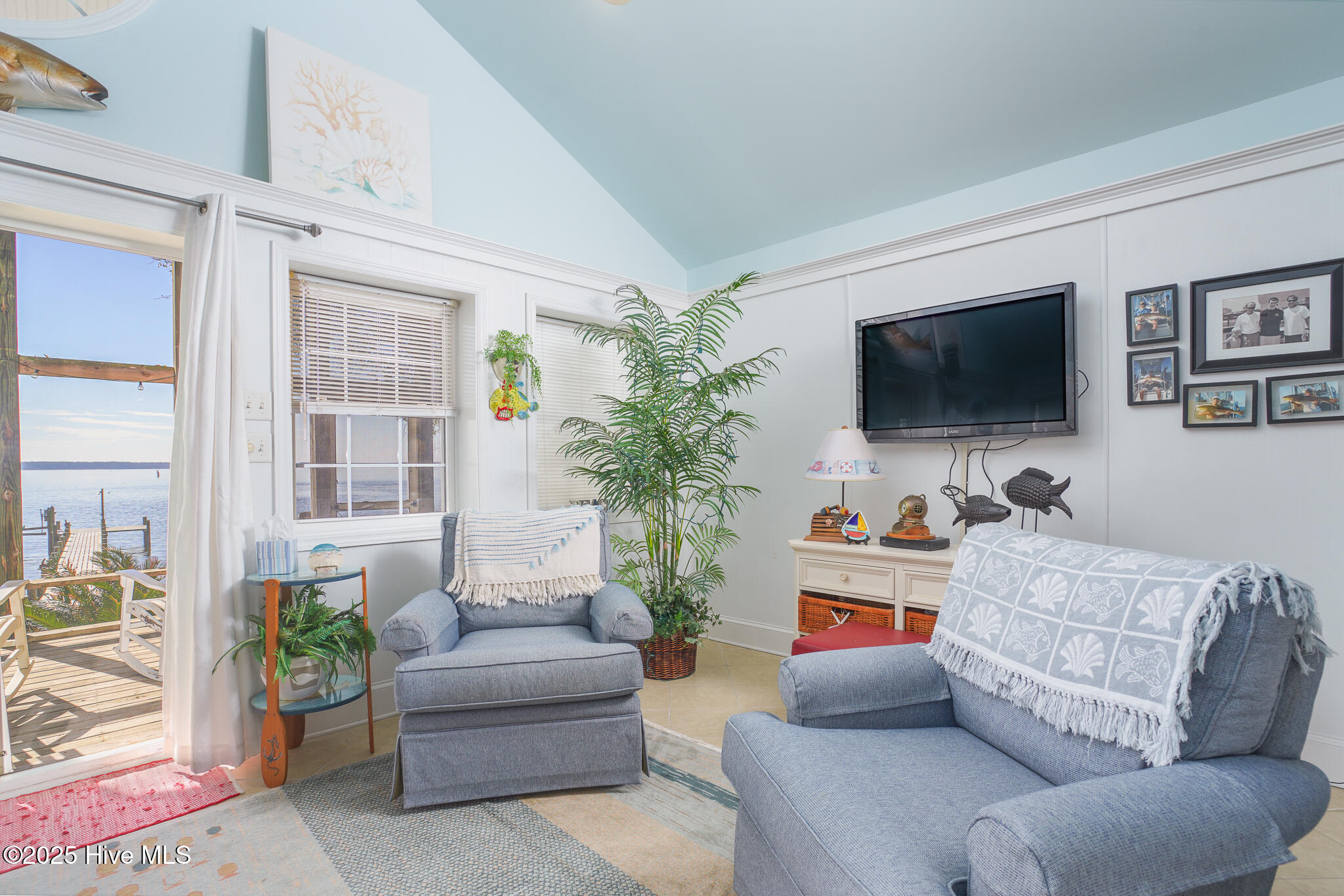 135 Minnesott Beach Road Minnesott Beach, NC 28510 - Photo 10 of 35 135 Minnesott Beach Rd _ Interior (12 of
