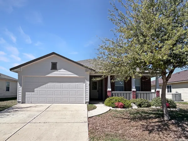 $1,675 | 10015 Red Iron Creek, Converse, TX 78109