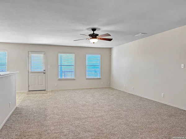 $1,675 | 10015 Red Iron Creek, Converse, TX 78109