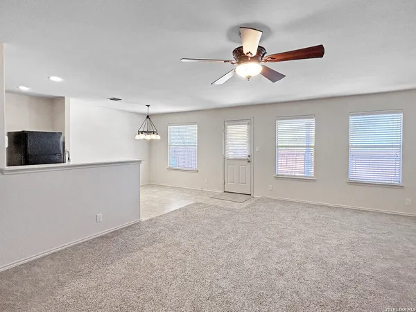 $1,675 | 10015 Red Iron Creek, Converse, TX 78109