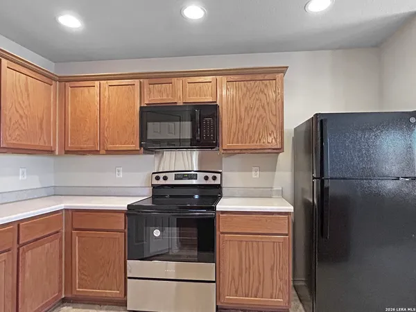 $1,675 | 10015 Red Iron Creek, Converse, TX 78109