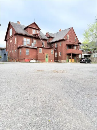 $1,150 | 936 Monroe Avenue, Rochester, NY 14620