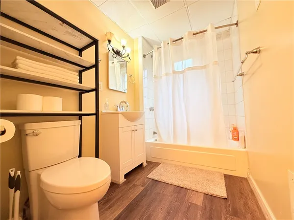 $1,150 | 936 Monroe Avenue, Rochester, NY 14620