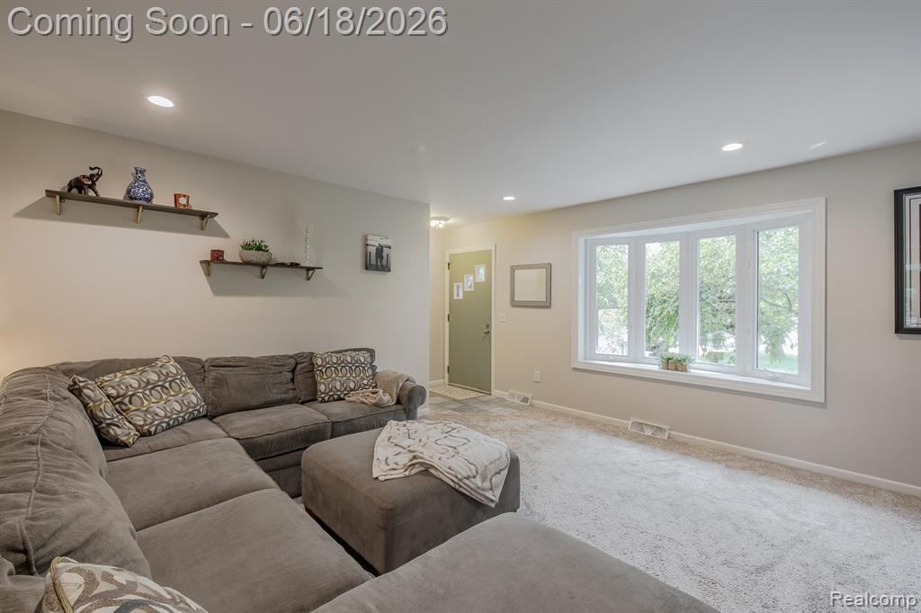 880 Joslyn Road Lake Orion, MI 48362 - Photo 6 of 45